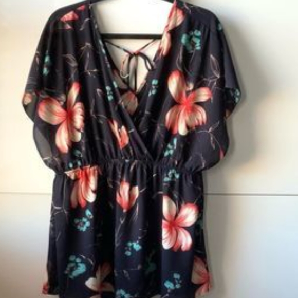 Torrid silky v neck top - Picture 4 of 4